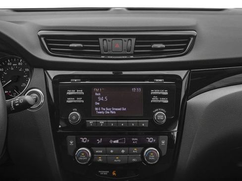 Used 2017 Nissan Rogue Sport S w/ S Appearance Package AWD/4WD image 9
