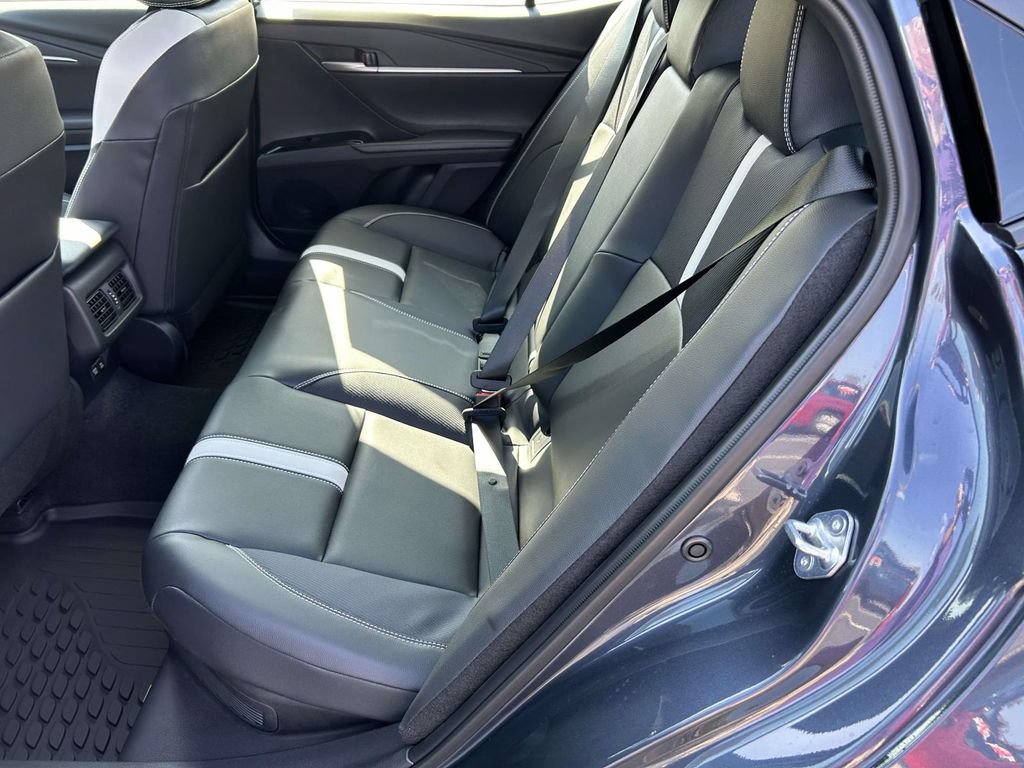 New 2026 Toyota Camry Hybrid FWD image 13