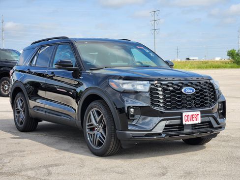 New 2026 Ford Explorer ST-Line w/ ST-Line Street Pack RWD image 2