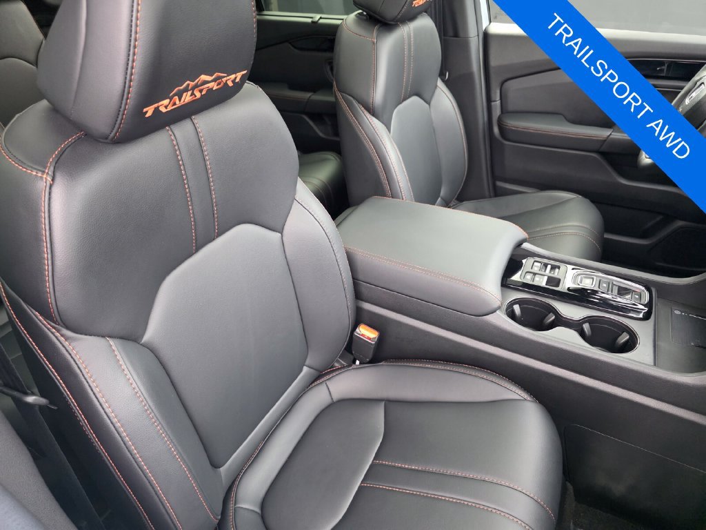 Used 2025 Honda Pilot TrailSport image 34