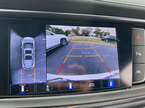 Used 2024 Buick Enclave Premium image 30