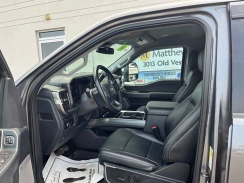 Used 2023 Ford F250 Lariat w/ Lariat Ultimate Package AWD/4WD image 9