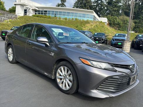 Certified 2019 Toyota Camry LE FWD image 6