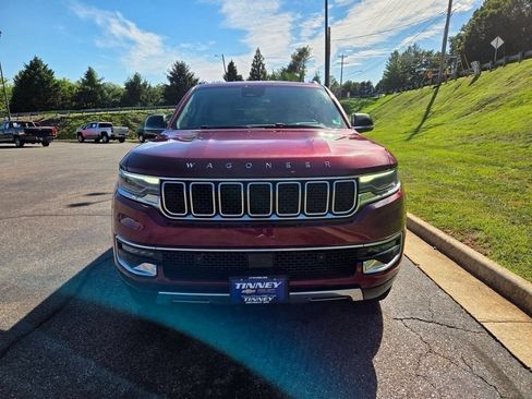Used 2024 Jeep Wagoneer Series III AWD/4WD image 8