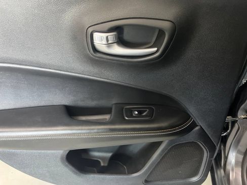 Used 2018 Jeep Compass Sport w/ Cold Weather Group AWD/4WD image 52