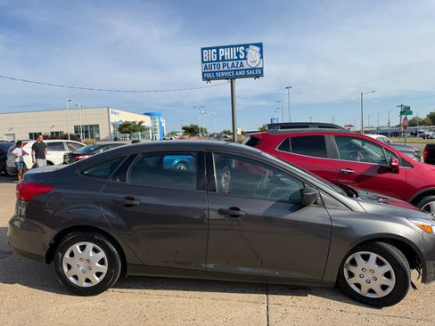 Used 2017 Ford Focus S FWD image 4
