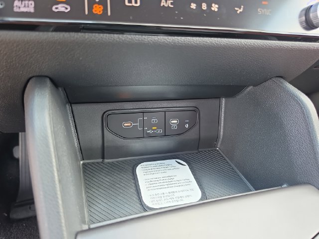 New 2026 Kia Sportage SX FWD image 24