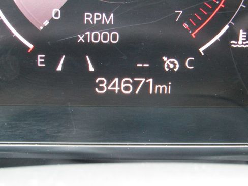 Used 2025 GMC Yukon Denali AWD/4WD image 30