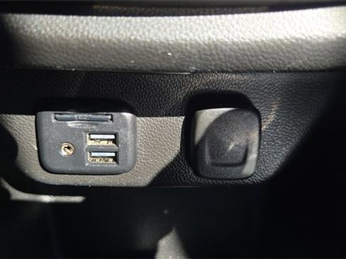 Used 2021 Chevrolet Traverse Premier image 29