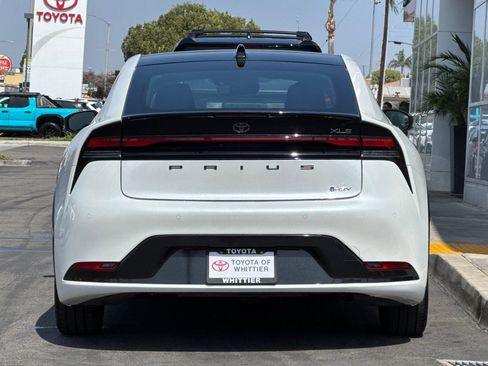 Certified 2024 Toyota Prius XLE FWD image 6
