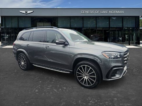 Used 2026 Mercedes-Benz GLS 450 4MATIC image 3