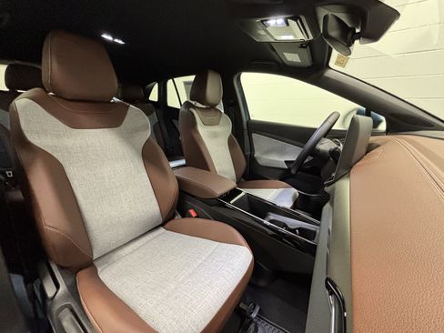 New 2025 Volkswagen ID.4 Pro image 13