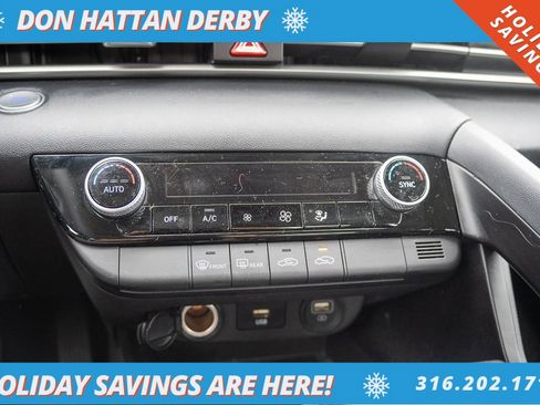 Used 2023 Hyundai Elantra SEL image 9