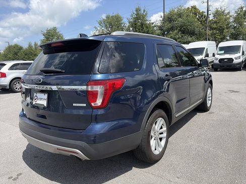 Used 2016 Ford Explorer XLT w/ Equipment Group 201A FWD image 7