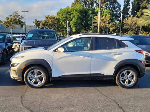 Used 2023 Hyundai Kona SEL AWD/4WD image 2