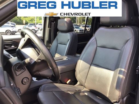 Used 2023 Chevrolet Suburban High Country AWD/4WD image 25