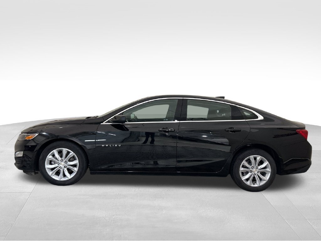 Used 2025 Chevrolet Malibu LT FWD image 2
