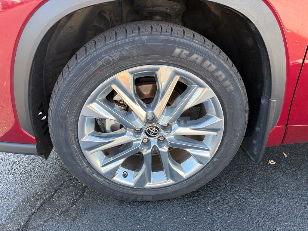 Used 2021 Toyota Highlander Limited AWD/4WD image 10
