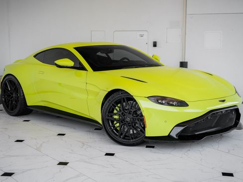 Used 2020 Aston Martin V8 Vantage Coupe RWD image 28