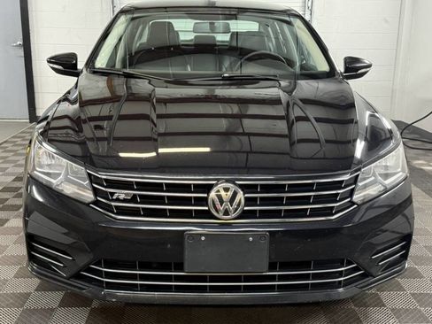 Used 2018 Volkswagen Passat 2.0T R-Line image 3