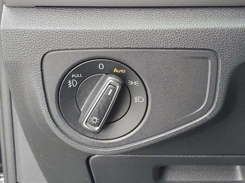 Used 2019 Volkswagen Atlas SE w/ Panoramic Sunroof Package image 17