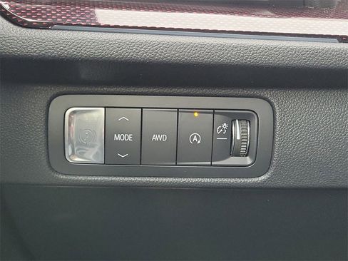 Certified 2025 Chevrolet Traverse Z71 w/ LPO, Cargo Package image 18