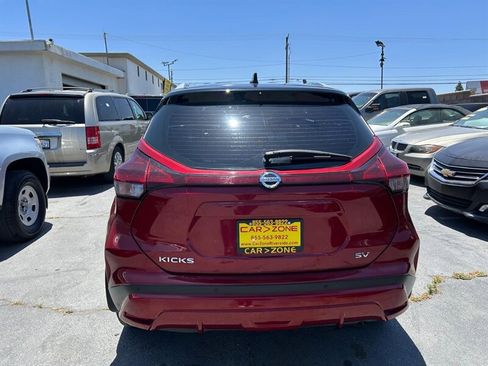 Used 2021 Nissan Kicks SV FWD image 4