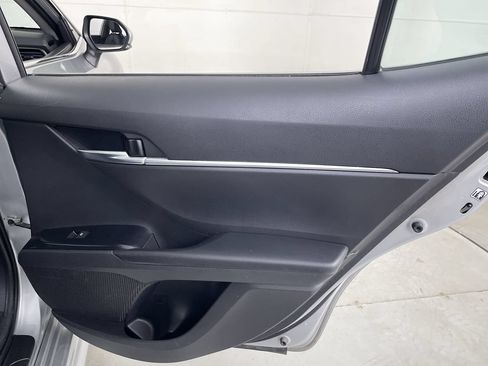 Used 2019 Toyota Camry SE w/ Convenience Package FWD image 21