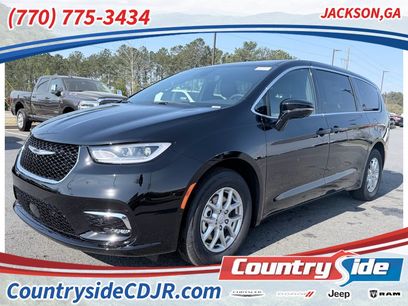 New 2026 Chrysler Pacifica Select