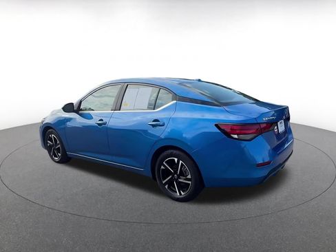 Used 2025 Nissan Sentra SV FWD image 8