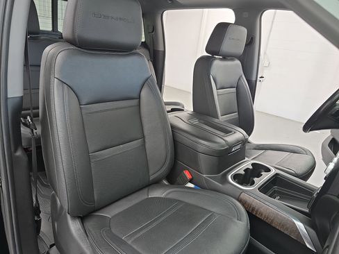 Used 2019 GMC Sierra 1500 Denali w/ Denali Ultimate Package image 10