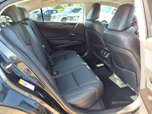 Used 2019 Lexus ES 350 w/ Premium Package FWD image 16