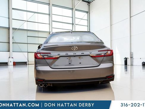 Used 2025 Toyota Camry SE FWD image 25
