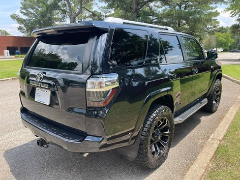 Used 2018 Toyota 4Runner SR5 Premium AWD/4WD image 5