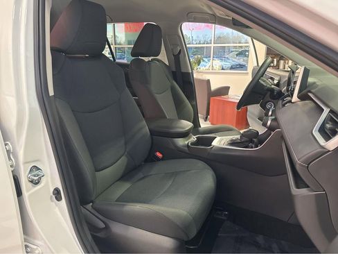 Used 2024 Toyota RAV4 LE AWD/4WD image 29