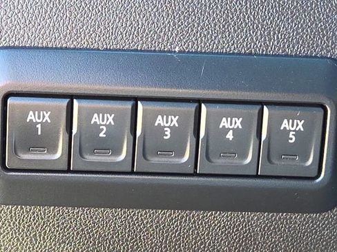 Used 2021 Chevrolet Silverado 2500 LT w/ Convenience Package image 25