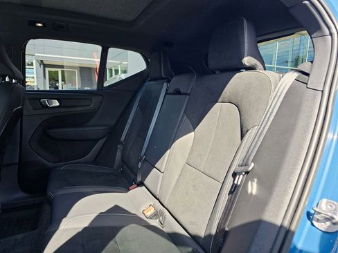 Used 2023 Volvo XC40 Recharge Ultimate AWD/4WD image 14