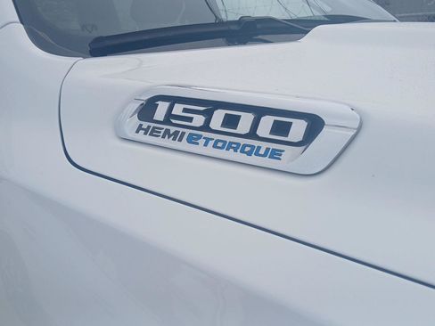 Used 2024 RAM 1500 Laramie AWD/4WD image 9