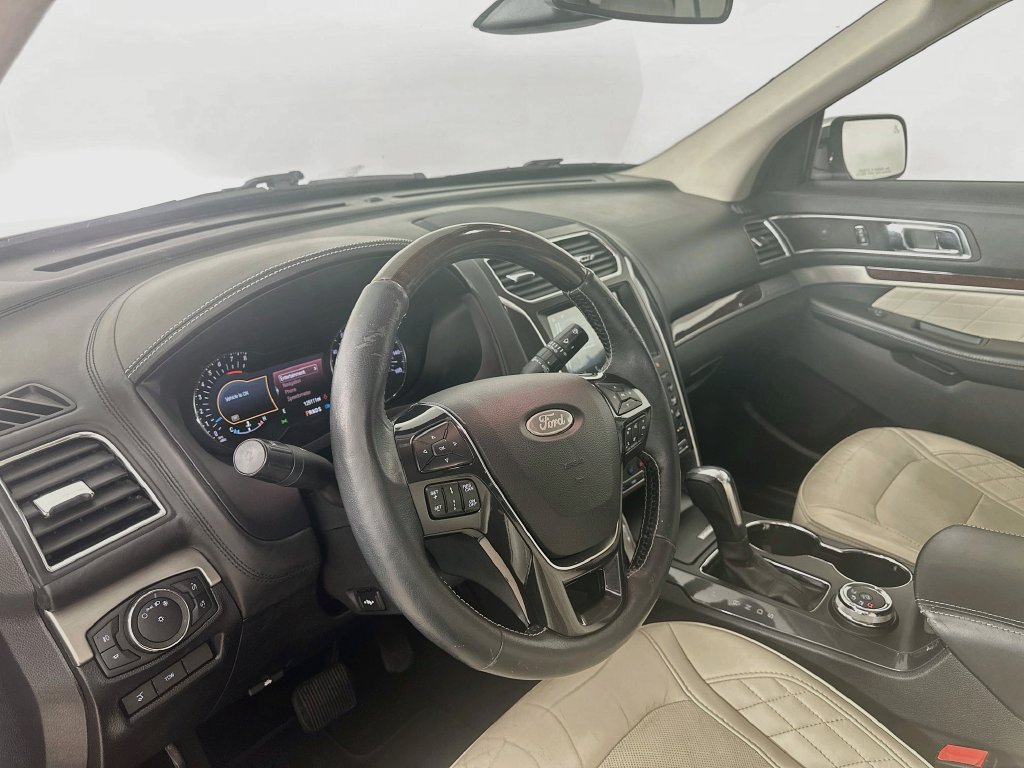 Used 2019 Ford Explorer Platinum AWD/4WD image 9