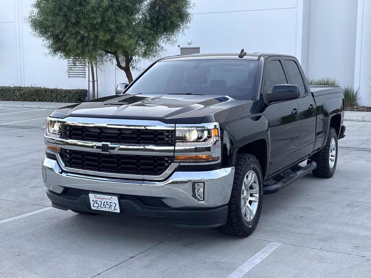 Used 2017 Chevrolet Silverado 1500 LT w/ All Star Edition RWD image 7