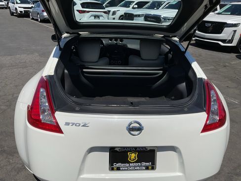Used 2009 Nissan 370Z Touring RWD image 20