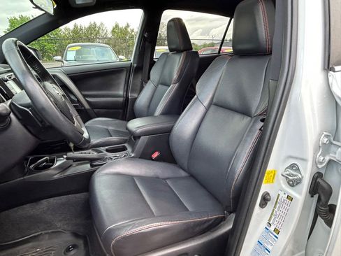 Used 2016 Toyota RAV4 SE AWD/4WD image 10