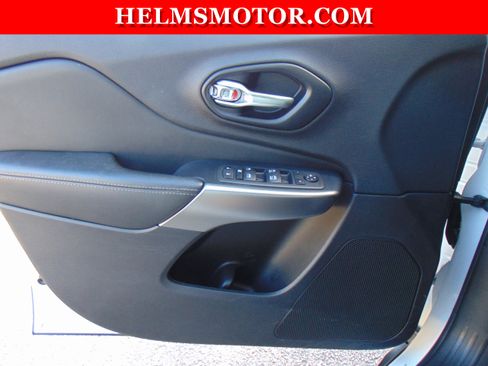 Certified 2022 Jeep Cherokee Latitude Lux image 13