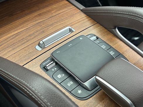 Used 2022 Mercedes-Benz GLS 450 4MATIC w/ AMG Line Exterior image 32