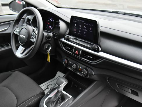 Used 2023 Kia Forte LXS image 35