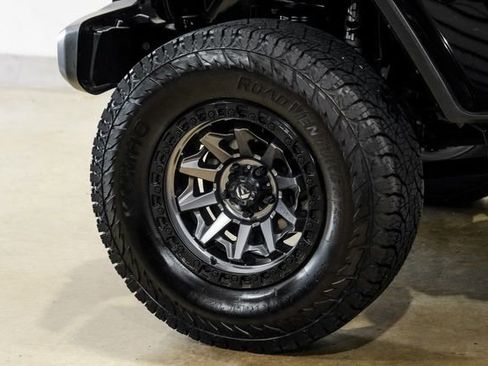 Used 2022 Jeep Wrangler Unlimited Sahara AWD/4WD image 35