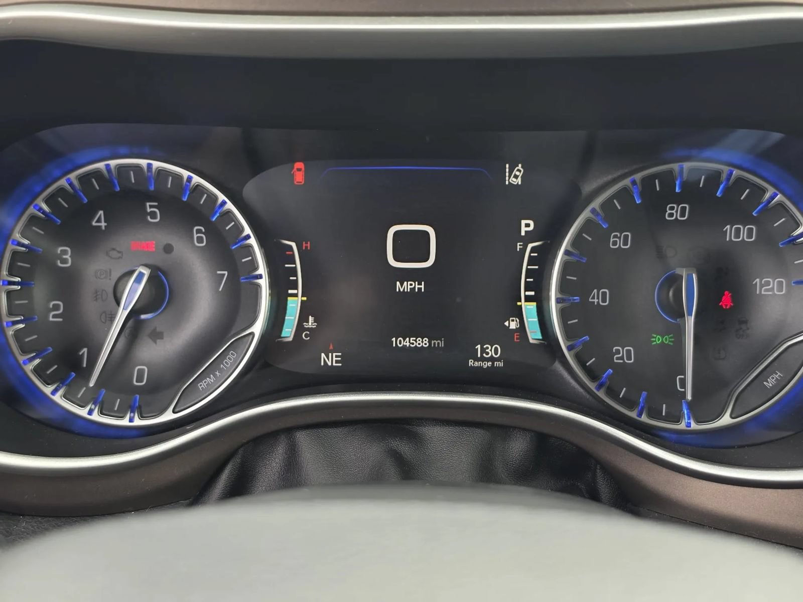 Used 2018 Chrysler Pacifica Touring-L w/ Advanced Safetytec Group FWD image 14