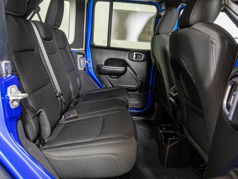 Used 2022 Jeep Wrangler Unlimited Sport image 42