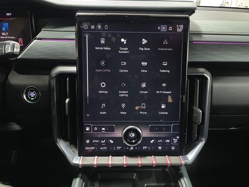 Used 2024 GMC Acadia AT4 w/ Luxury Package image 23