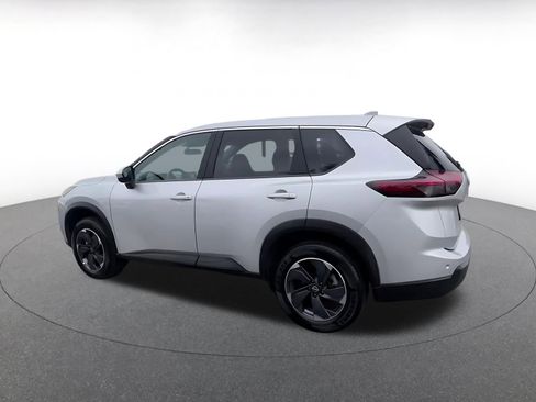 Used 2025 Nissan Rogue SV image 10